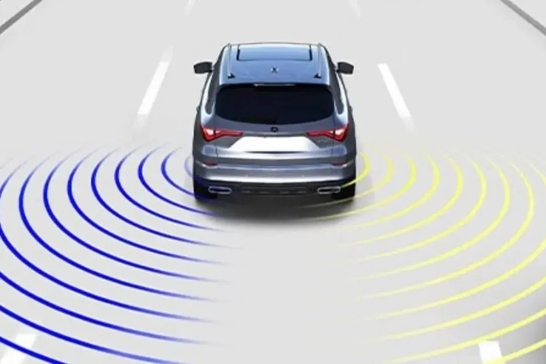 Monitor de Punto Ciego (BVM) y Alerta de Tráfico Cruzado Trasero (RCTA)