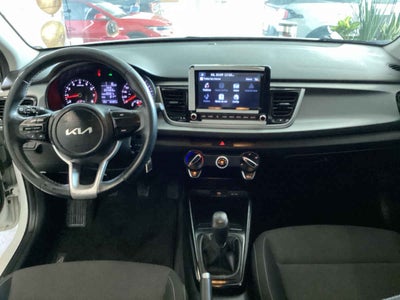 2023 Kia KIA RIO SEDAN 4p LX L4/1.6 Man