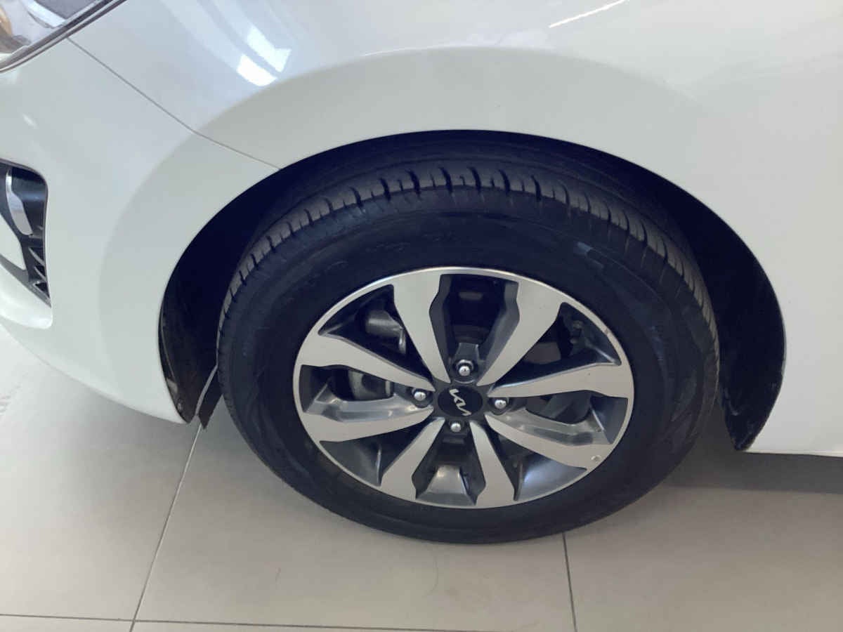 2023 Kia KIA RIO SEDAN 4p LX L4/1.6 Man