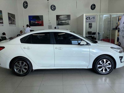 2023 Kia KIA RIO SEDAN 4p LX L4/1.6 Man
