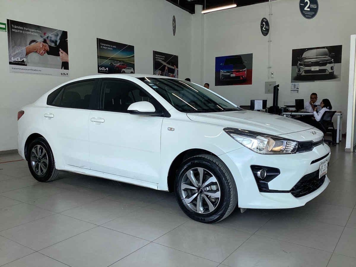 2023 Kia KIA RIO SEDAN 4p LX L4/1.6 Man