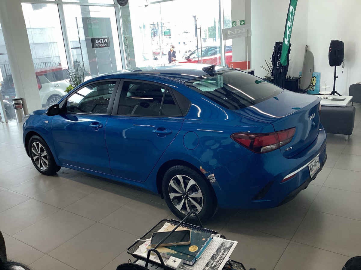 2023 Kia KIA RIO SEDAN 4p LX L4/1.6 Aut