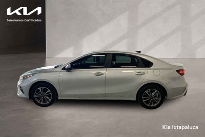 2024 Kia FORTE SEDAN 4p LX L4/2.0 Aut