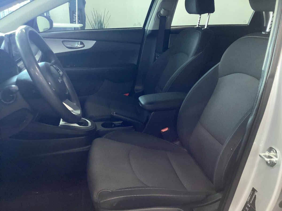 2024 Kia FORTE SEDAN 4p LX L4/2.0 Aut
