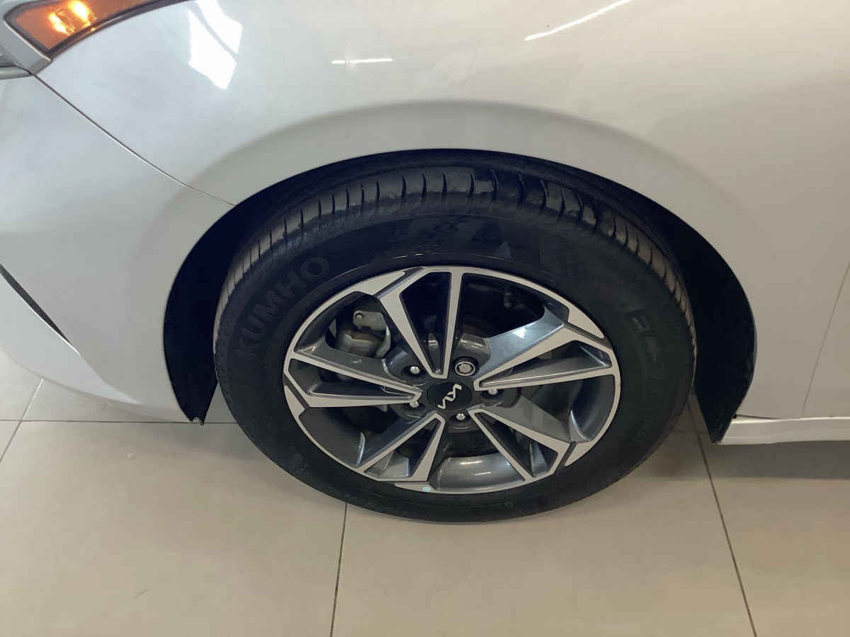 2024 Kia FORTE SEDAN 4p LX L4/2.0 Aut