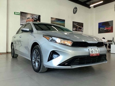 2024 Kia FORTE SEDAN 4p LX L4/2.0 Aut