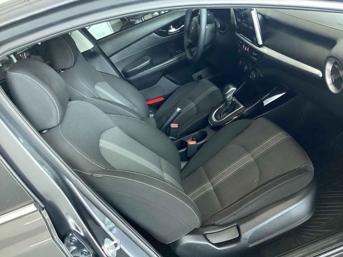 2023 Kia FORTE SEDAN 4p EX L4/2.0 Aut