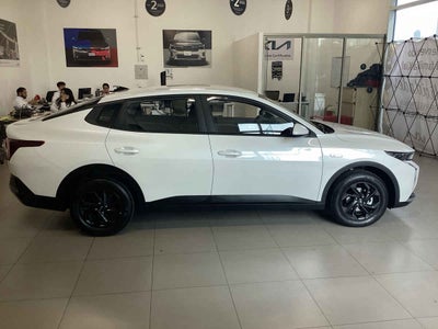 2027 Kia K3 4p LX L4/1.6 Aut