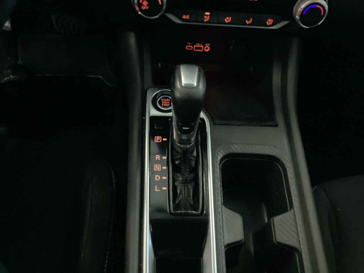 2020 Nissan Sentra 4p Advance L4/2.0 Aut