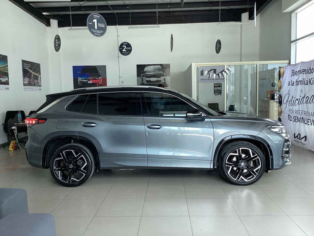 2025 Volkswagen Tiguan 5p R-Line L4/1.4/T Aut