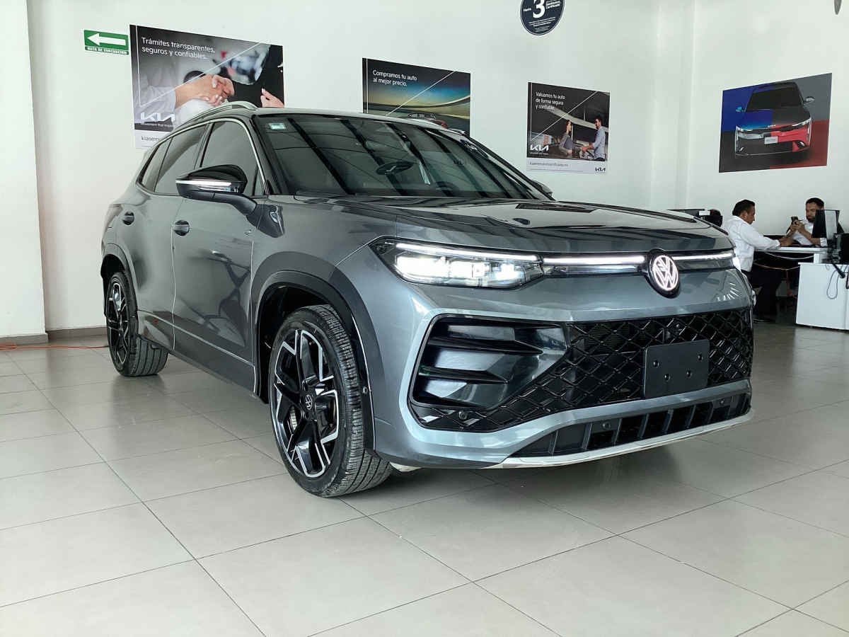 2025 Volkswagen Tiguan 5p R-Line L4/1.4/T Aut