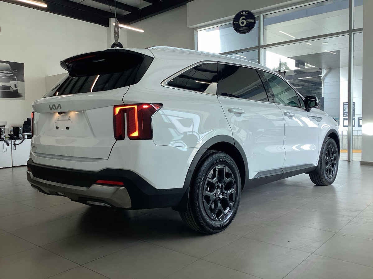 2026 Kia Sorento 5p SXL L4/2.5/T Aut
