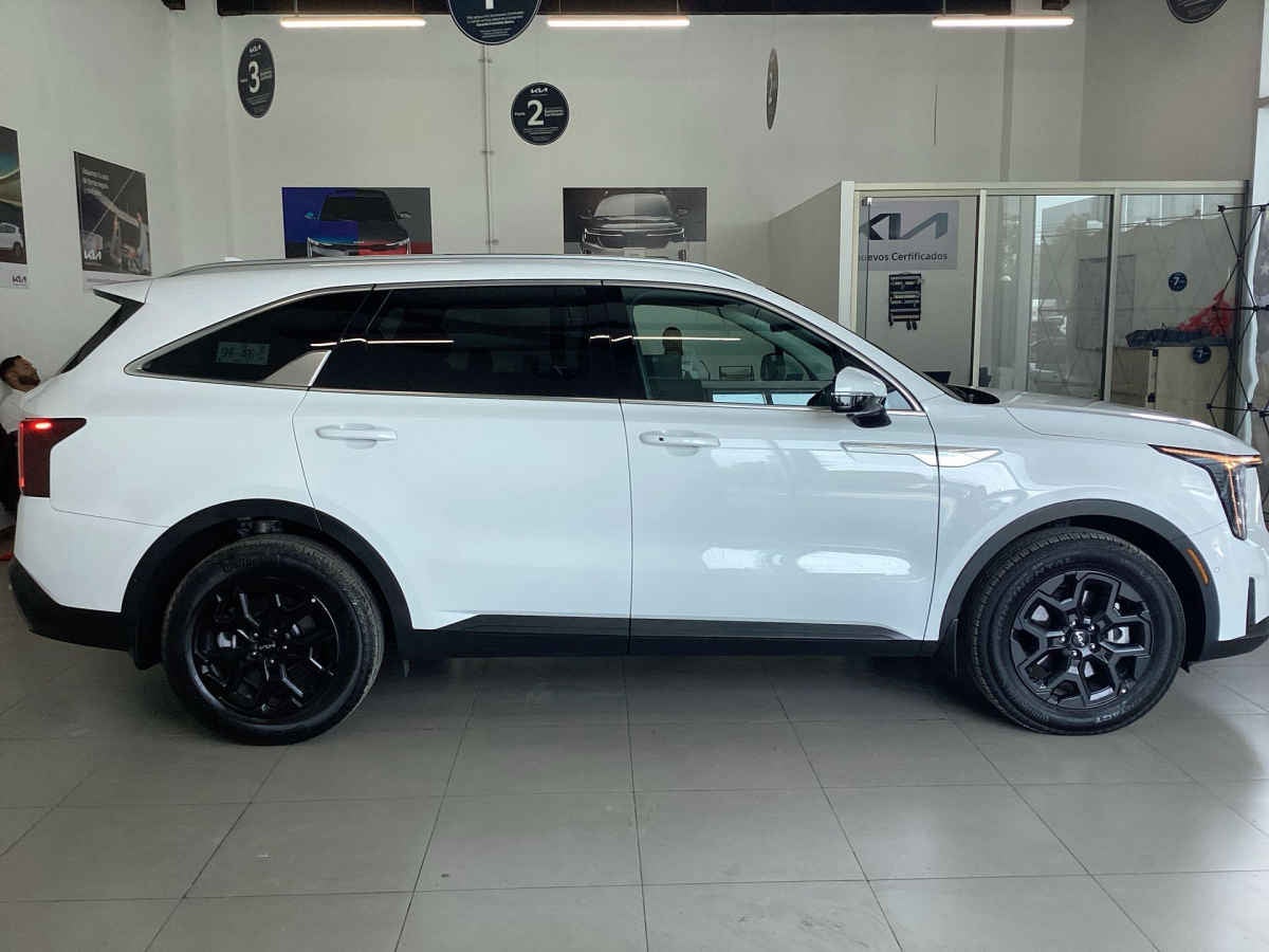 2026 Kia Sorento 5p SXL L4/2.5/T Aut