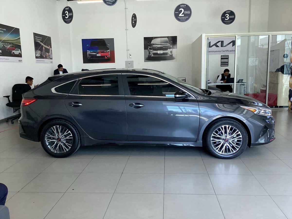 2023 Kia FORTE HB 5p GT L4/1.6/T Aut