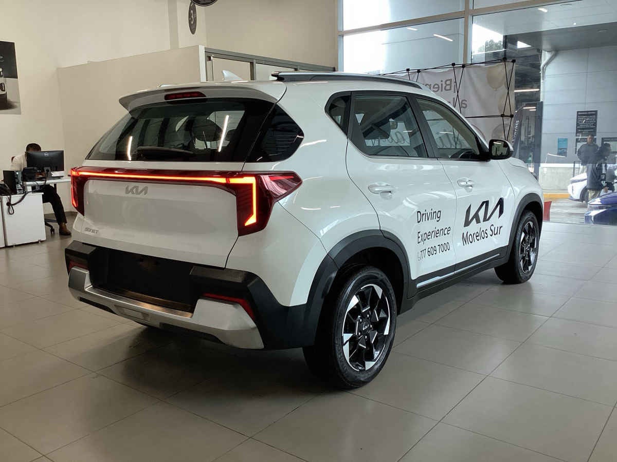 2027 Kia Sonet 5p SX L4/1.5 Aut