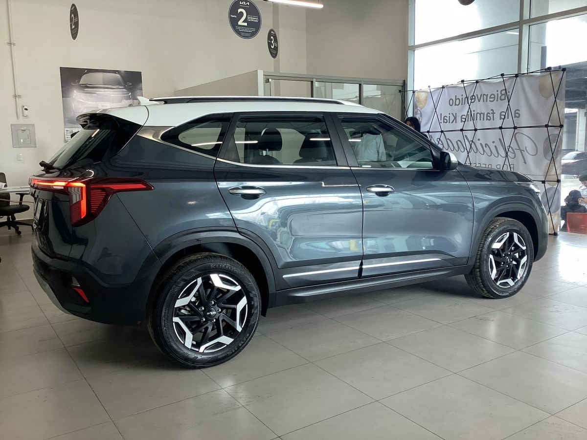 2025 Kia SELTOS 5p SXL L4/1.4/T Aut