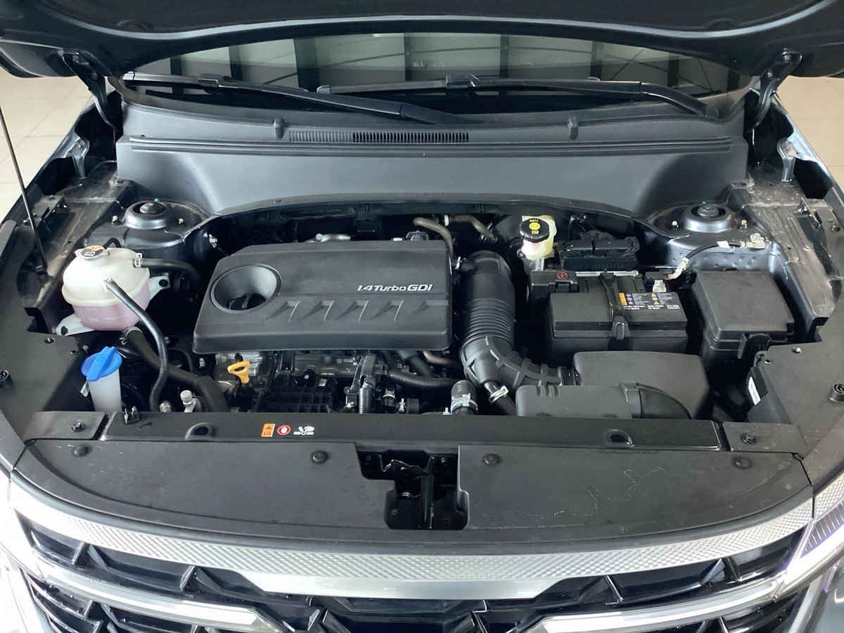 2025 Kia SELTOS 5p SXL L4/1.4/T Aut