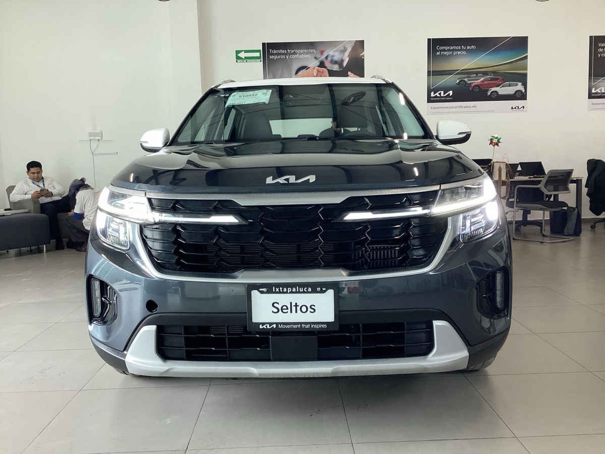 2025 Kia SELTOS 5p SXL L4/1.4/T Aut