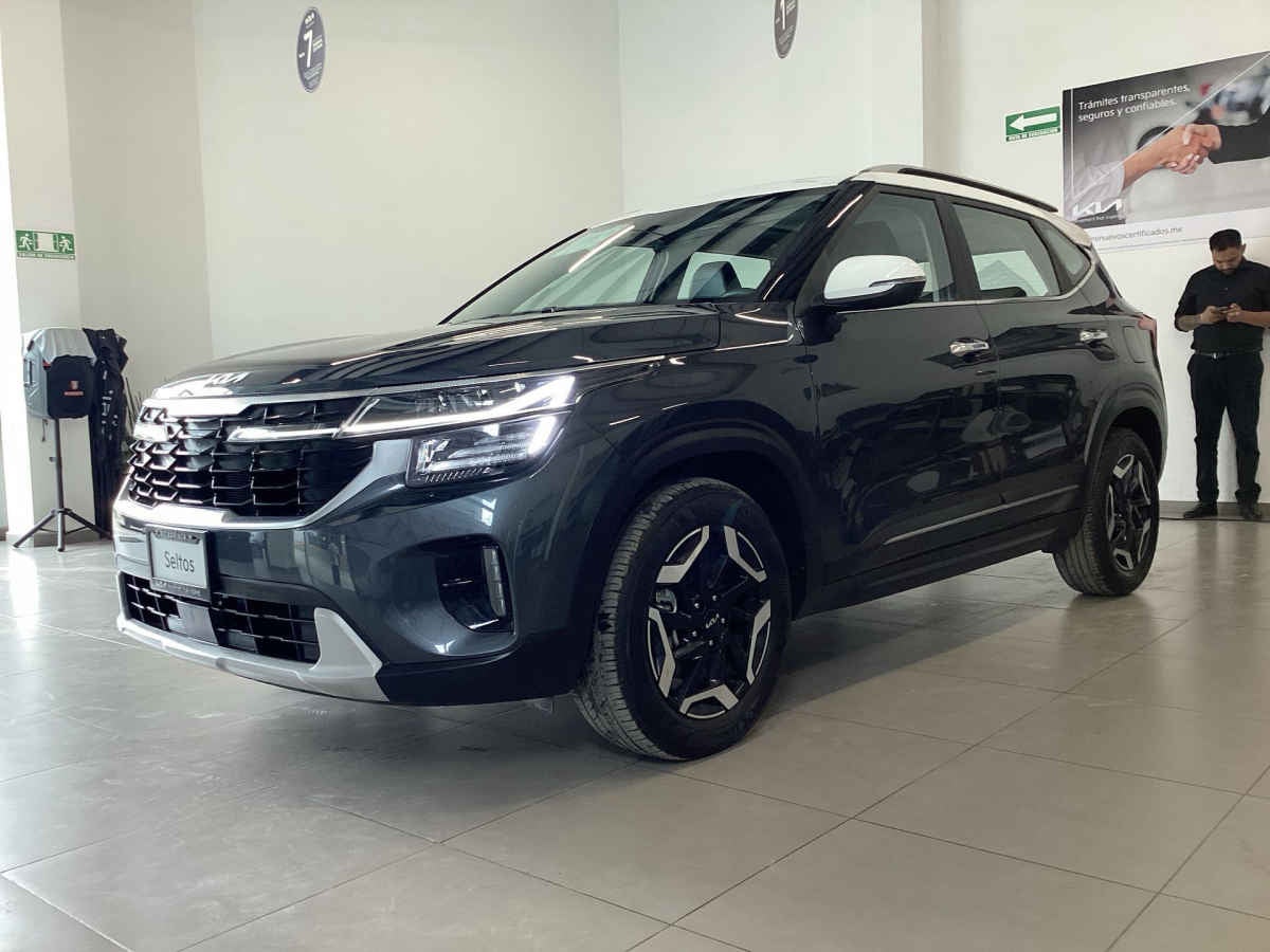 2025 Kia SELTOS 5p SXL L4/1.4/T Aut