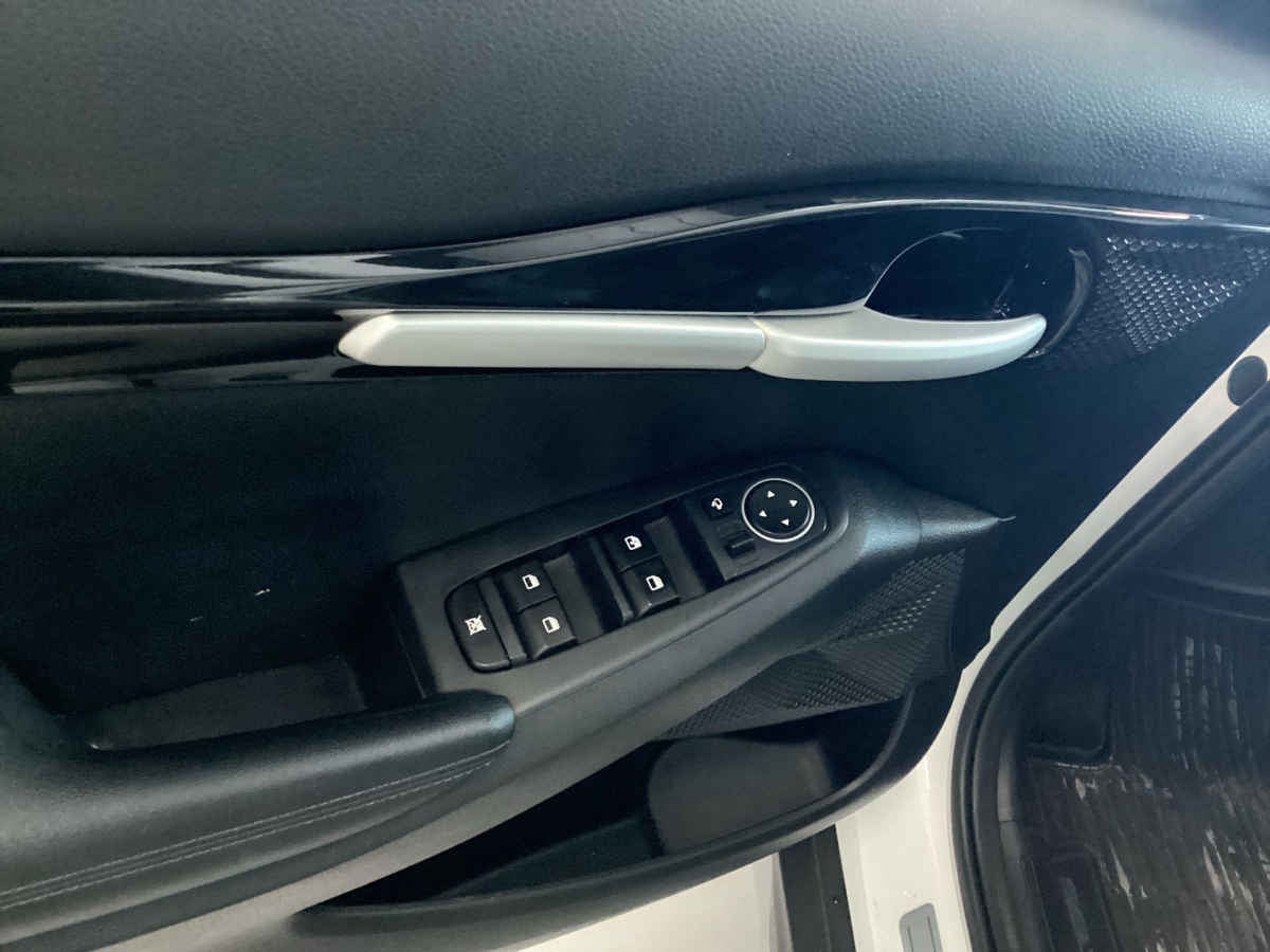 2024 Kia SELTOS 5p SXL L4/1.4/T Aut