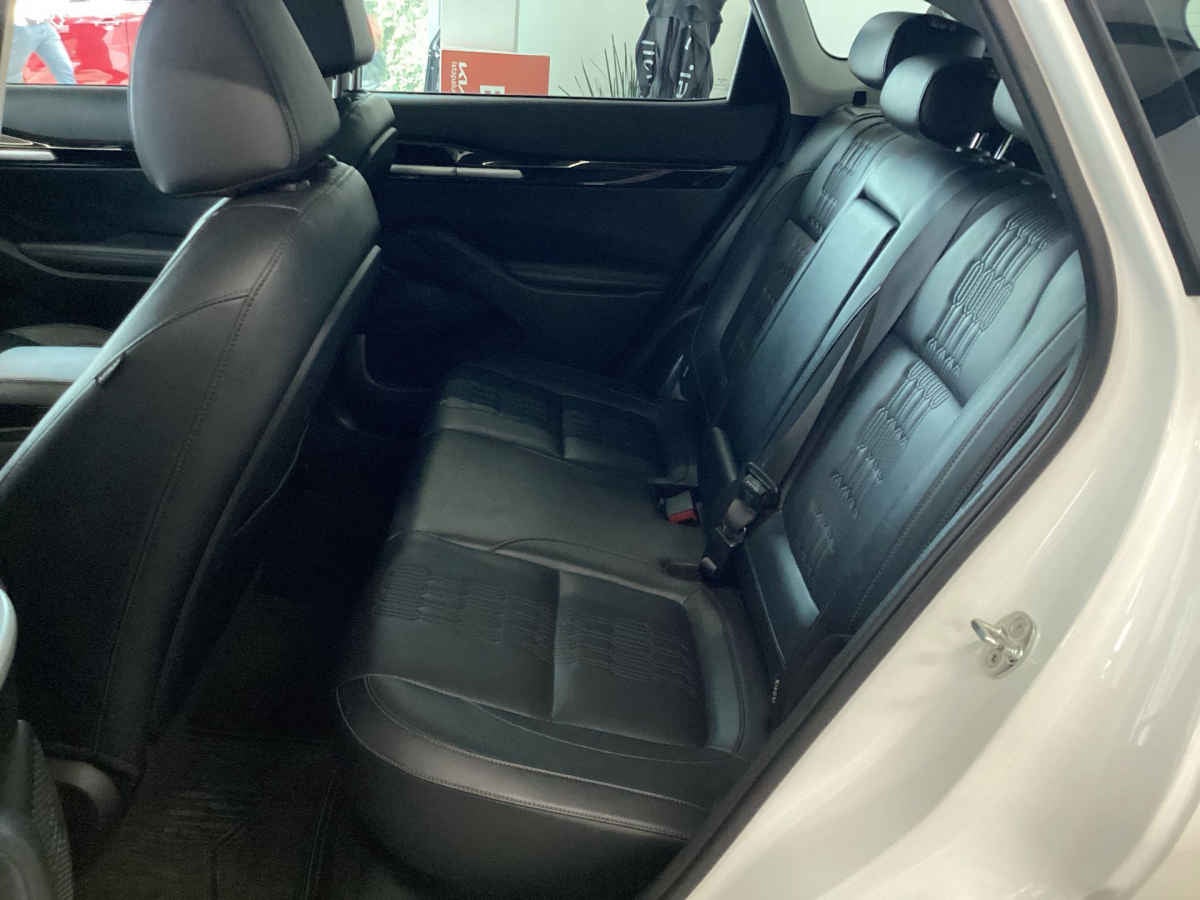 2024 Kia SELTOS 5p SXL L4/1.4/T Aut