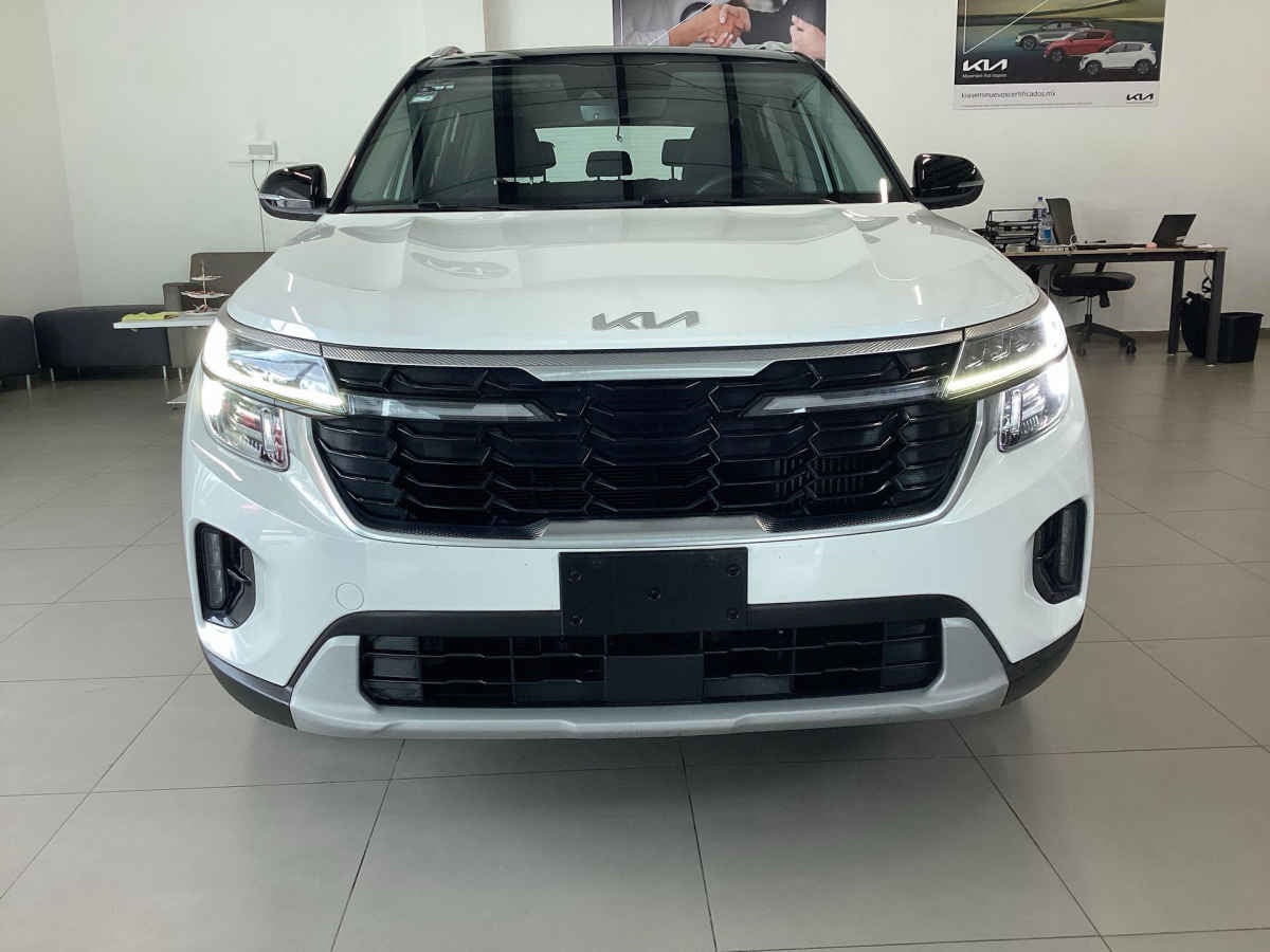 2024 Kia SELTOS 5p SXL L4/1.4/T Aut