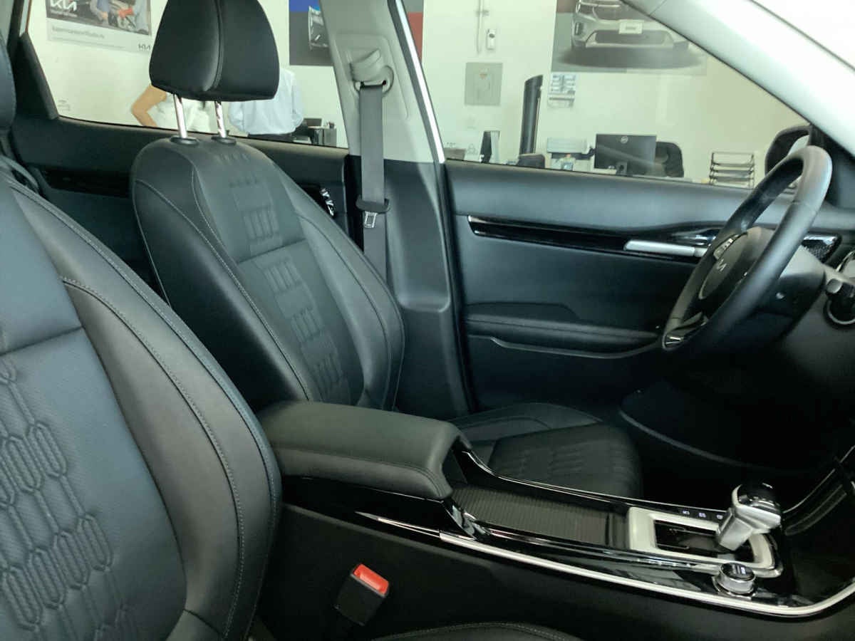 2026 Kia SELTOS 5p EX Pack L4/1.5 Aut