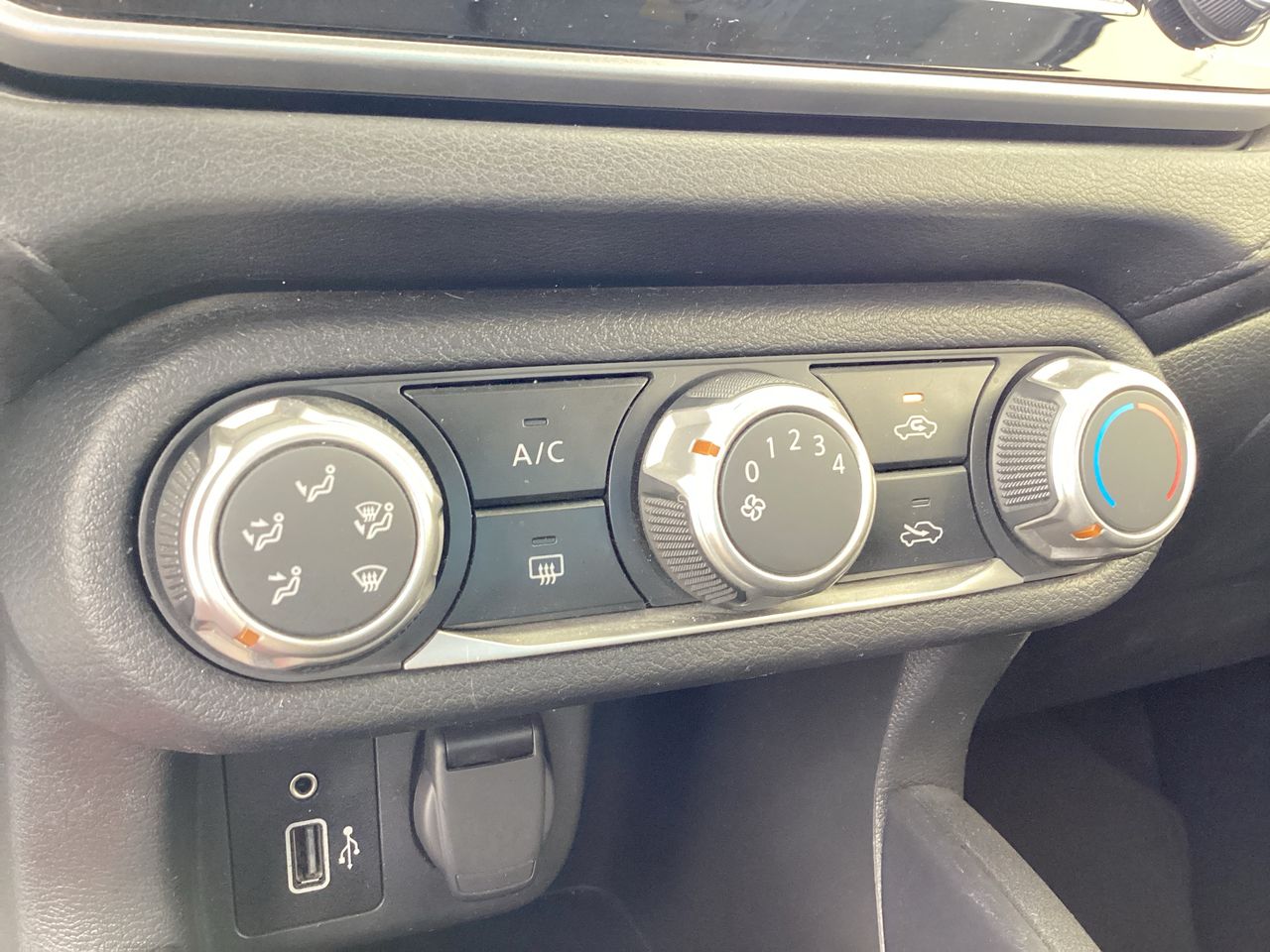 2024 Nissan Versa 1.6 Sense At