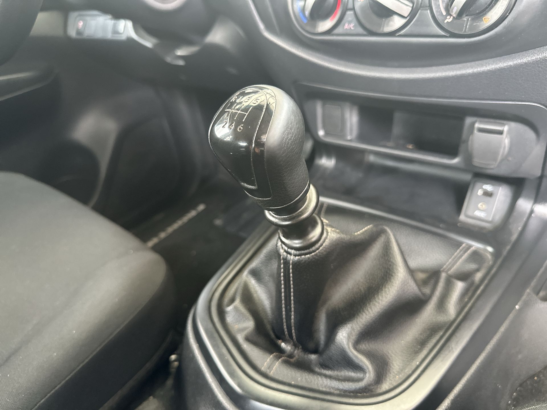 2024 Nissan Frontier 2.5 Se Mt