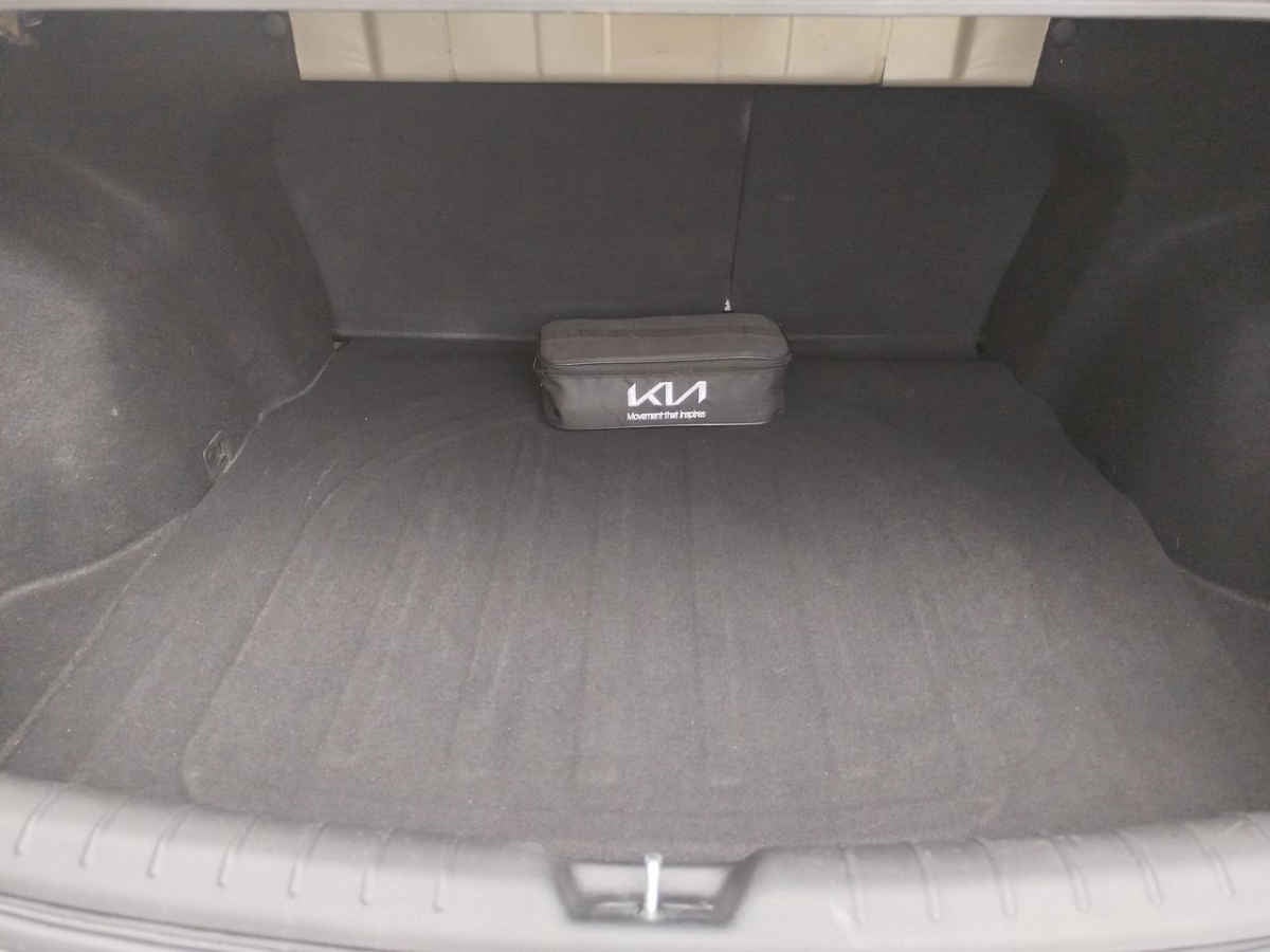 2023 Kia KIA RIO SEDAN 4p LX L4/1.6 Man
