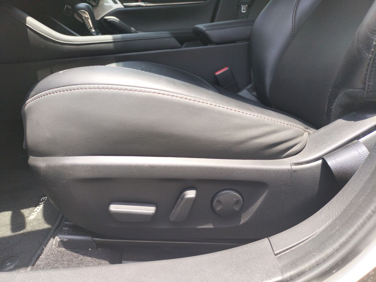 2024 Mazda Mazda 3 4p Sedan Signature L4/2.5/T Aut