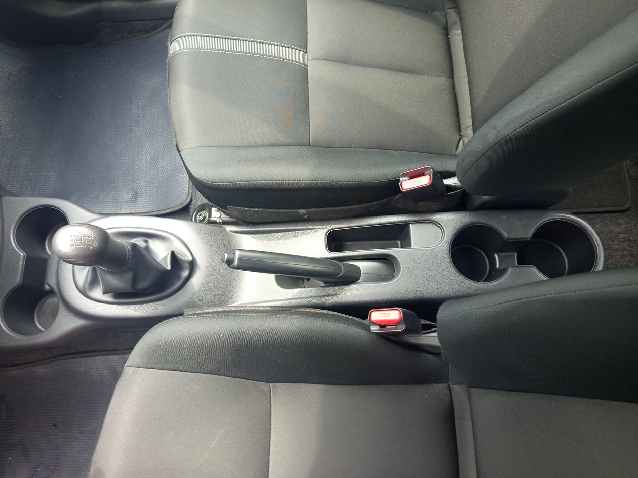 2025 Nissan V-Drive 1.6 A/C Mt