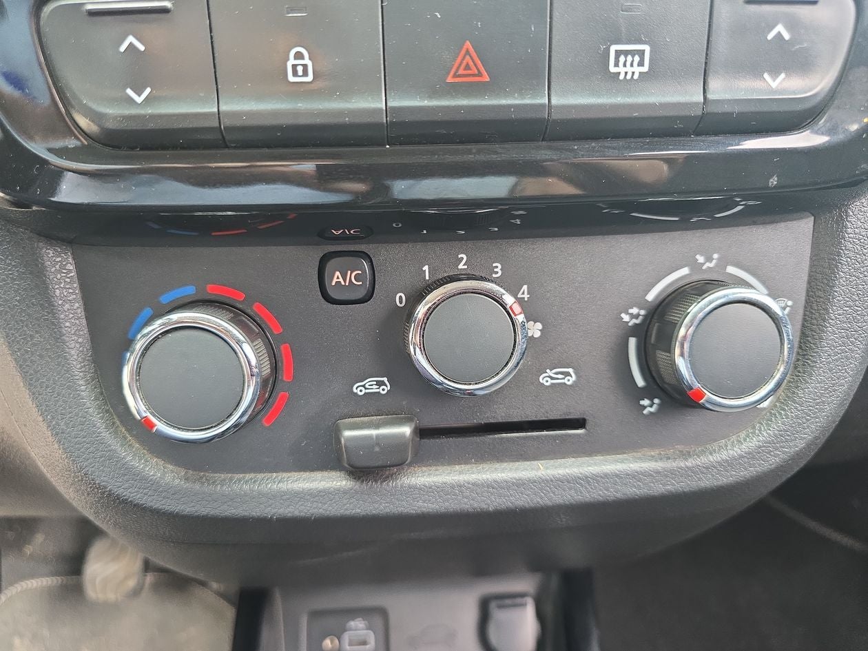 2023 Renault Kwid 1.0 Iconic Mt