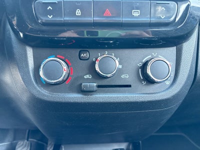 2024 Renault Kwid 1.0 Outsider Mt