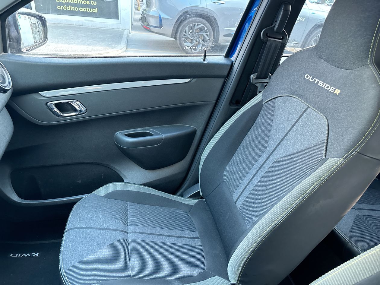 2024 Renault Kwid 1.0 Outsider Mt