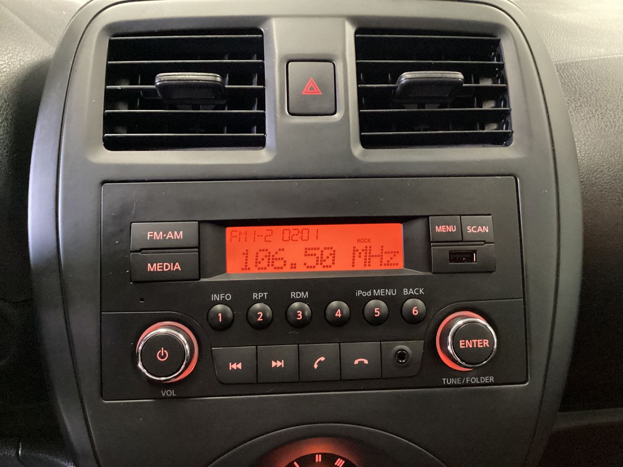 2024 Nissan V-Drive 1.6 A/C Mt