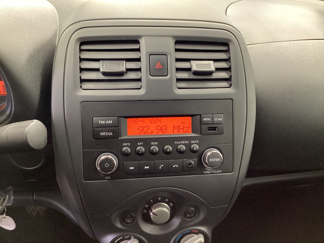 2025 Nissan V-Drive 1.6 A/C Mt