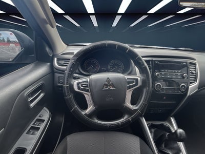 2020 Mitsubishi L200 2.4 Glx Cabina Doble 4x2 Mt