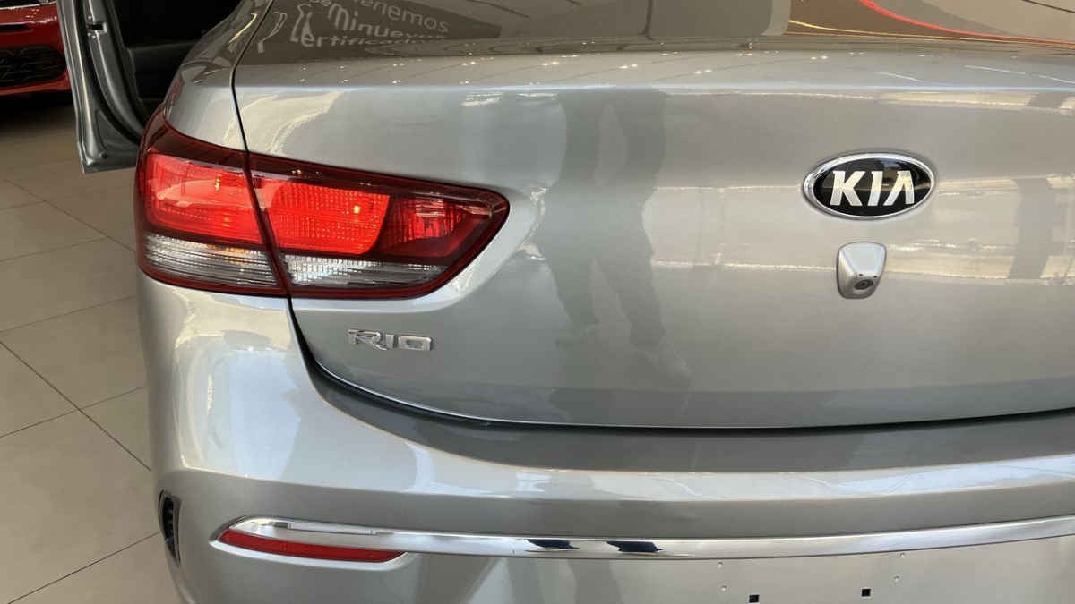 2021 Kia KIA RIO SEDAN 4p LX L4/1.6 Man