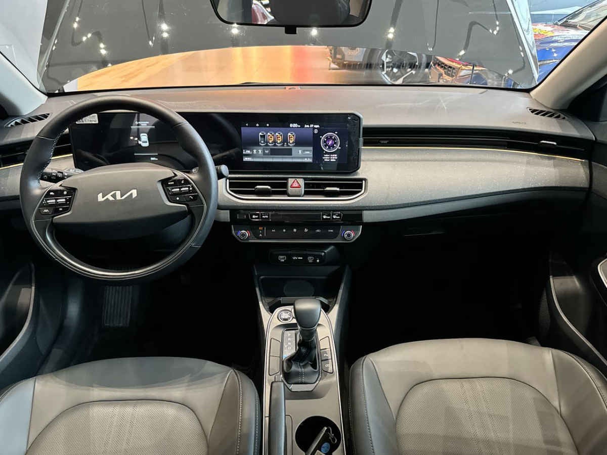 2026 Kia K3 4p EX Pack L4/1.6 Aut