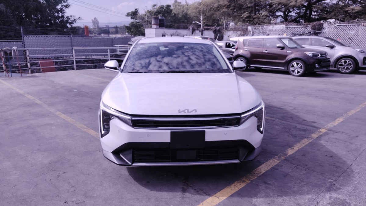 2025 Kia K4 4p EX L4/2.0 Aut