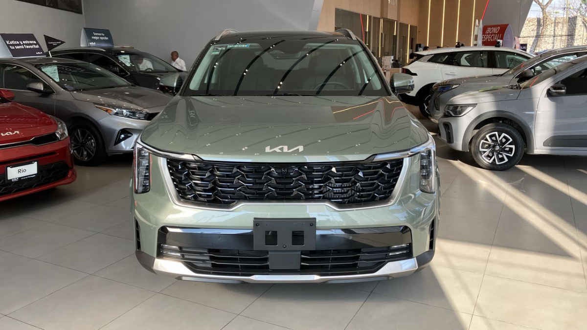 2025 Kia Sorento 5p SXL L4/2.5/T Aut